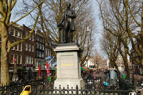 Standbeeld Thorbecke op het Thorbeckeplein in Amsterdam