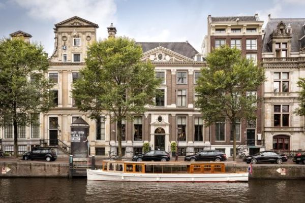 Stadswandeling over de Amsterdams grachtengordel. Loop door 400 jaar geschiedenis.