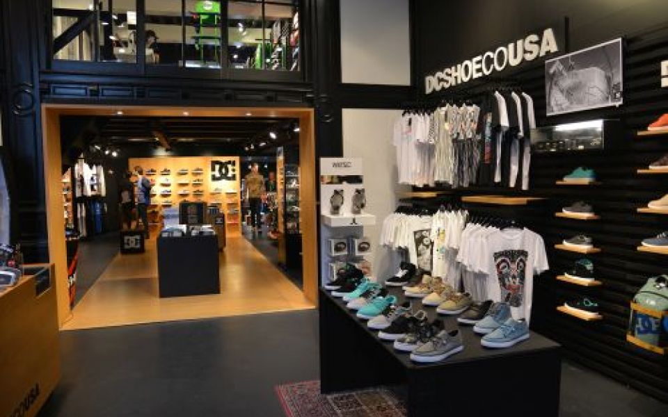 stores that sell dc shoes