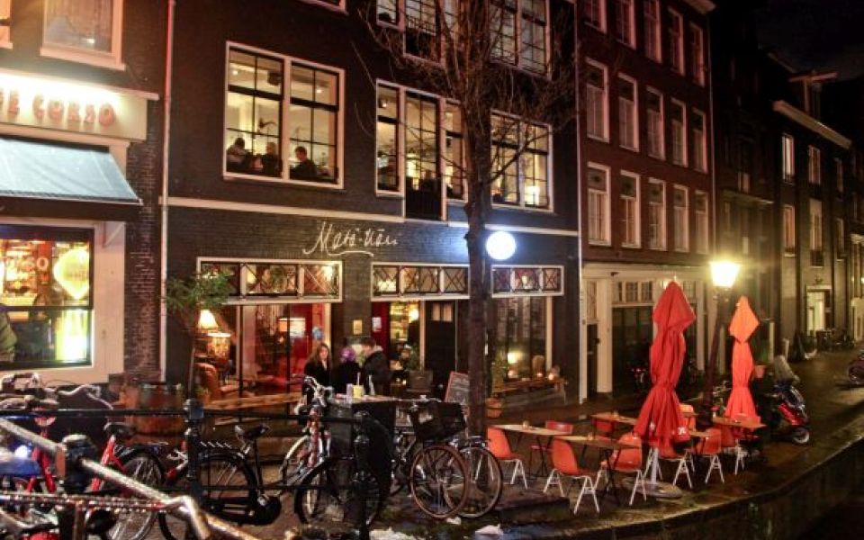 Mata Hari Een gezellige bar restaurant op de Wallen