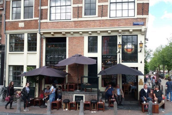 Café 't Papeneiland in de Jordaan